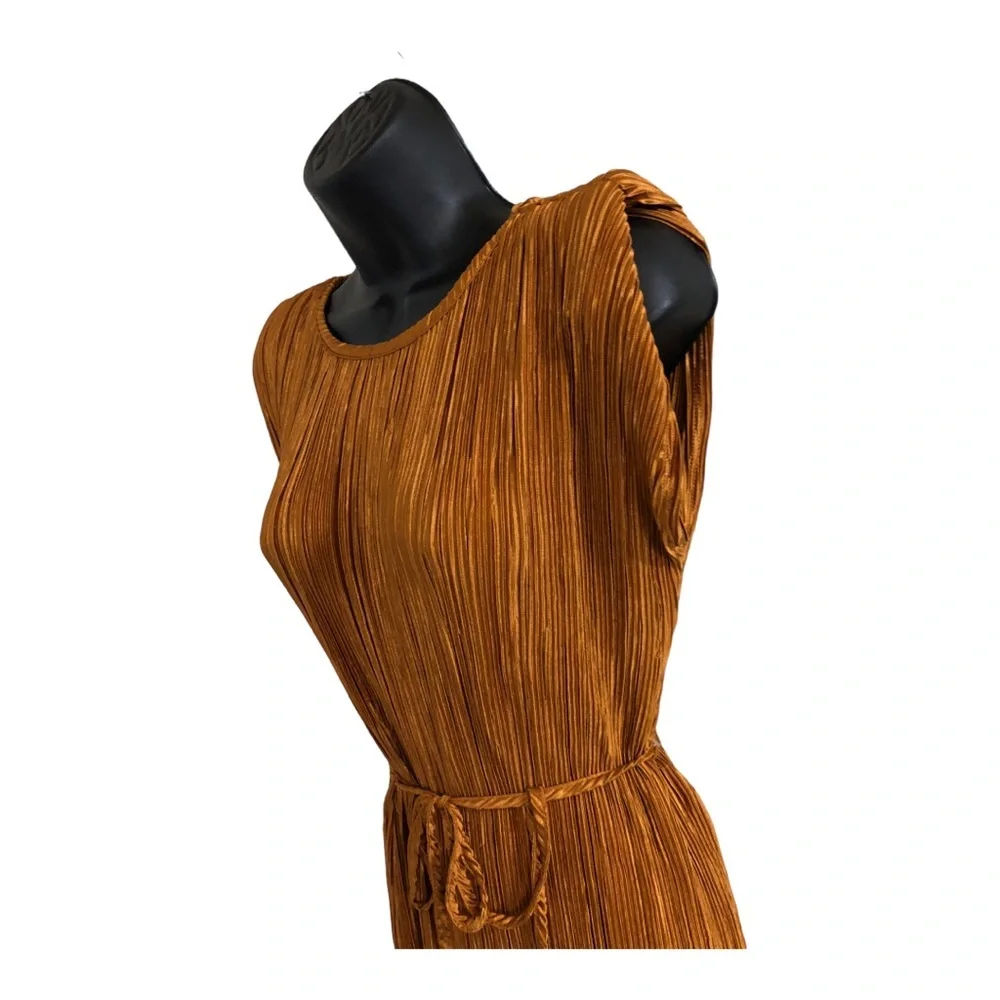 Sincerely Jules gold mustard brown pleated plisse shoulder pads dress size small